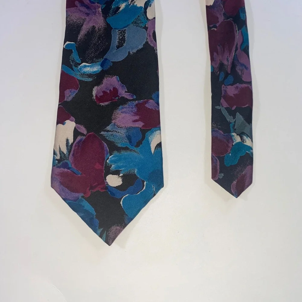 Alexander Lloyd Boston Mens Silk Necktie‎ Abstract Floral Purple Teal Blue